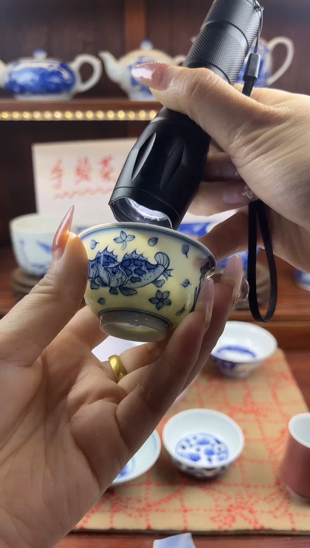 手工手绘鱼藻纹主人杯