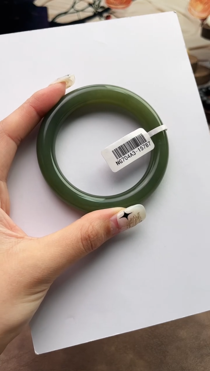 未镶嵌手镯和田玉57+