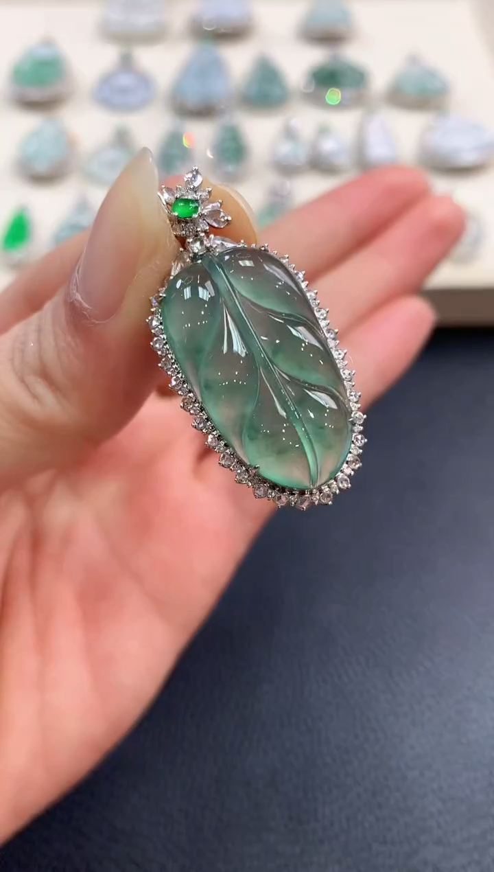 【闪购商品】翡翠吊坠(不含链)18K金镶嵌b116       