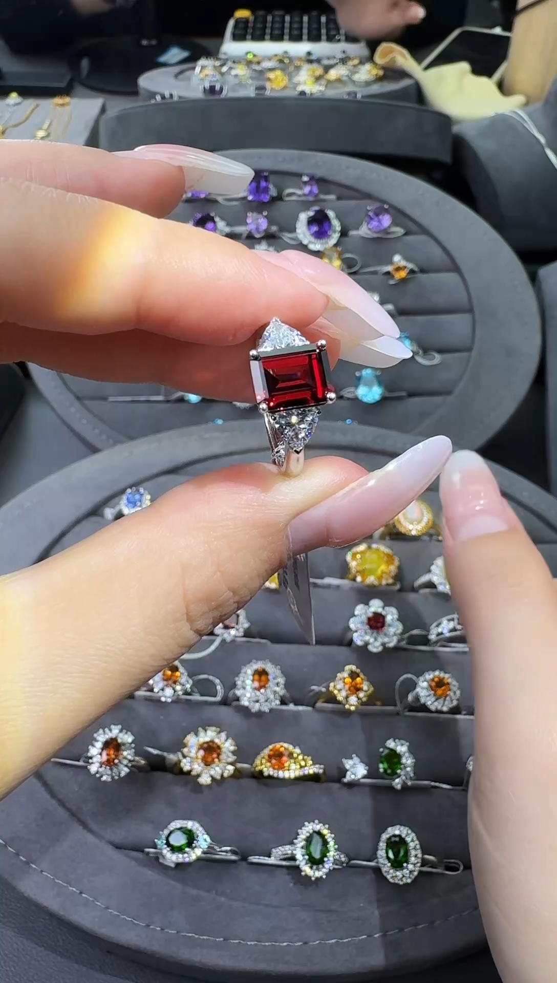 银S925镶嵌戒指石榴石不低于2.0ct【七天鉴赏期】