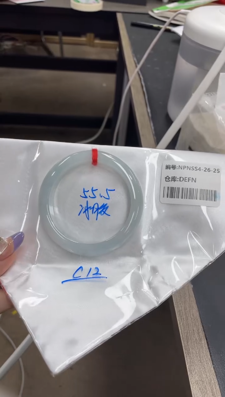 未镶嵌手镯翡翠翡翠手镯