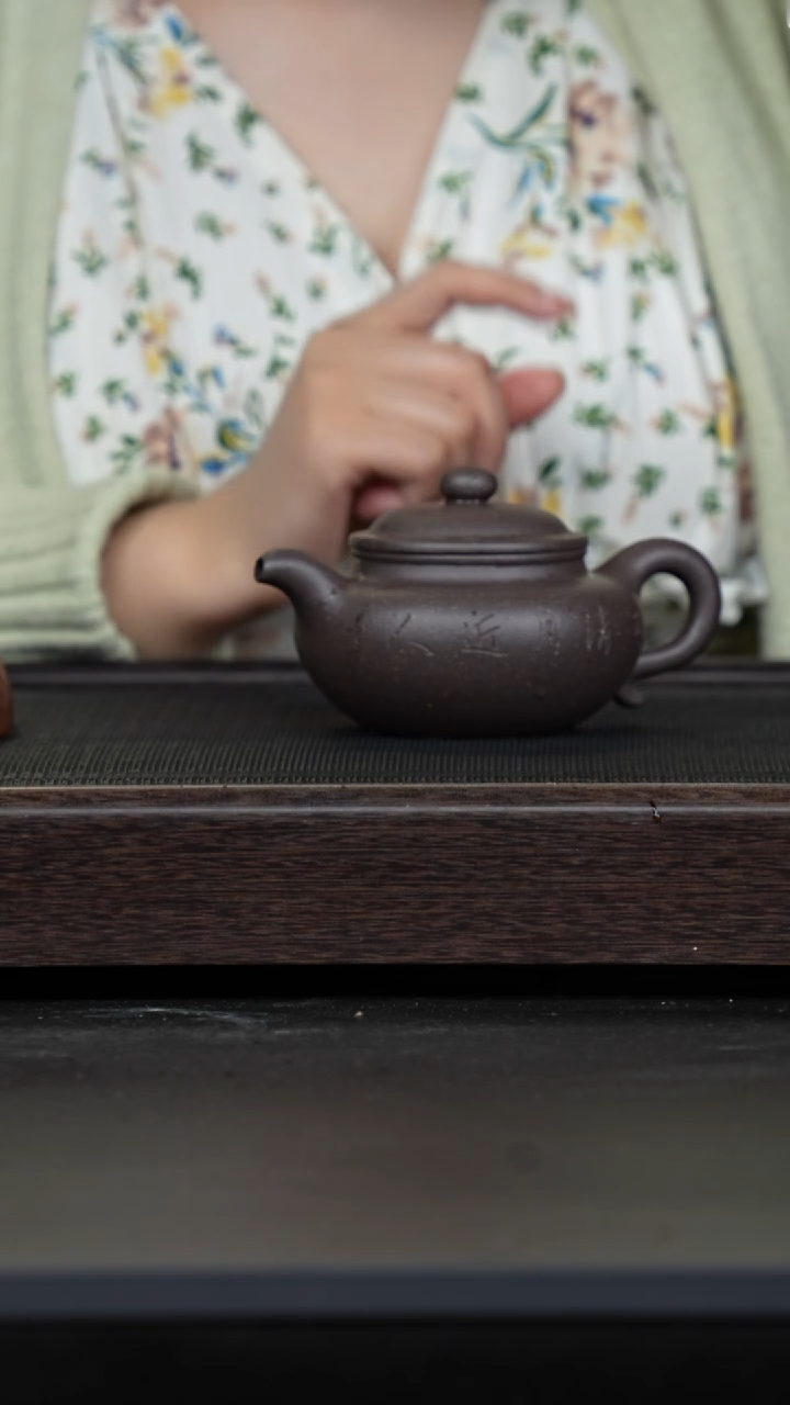 紫砂茶壶天青泥刻绘大亨仿古-气窑