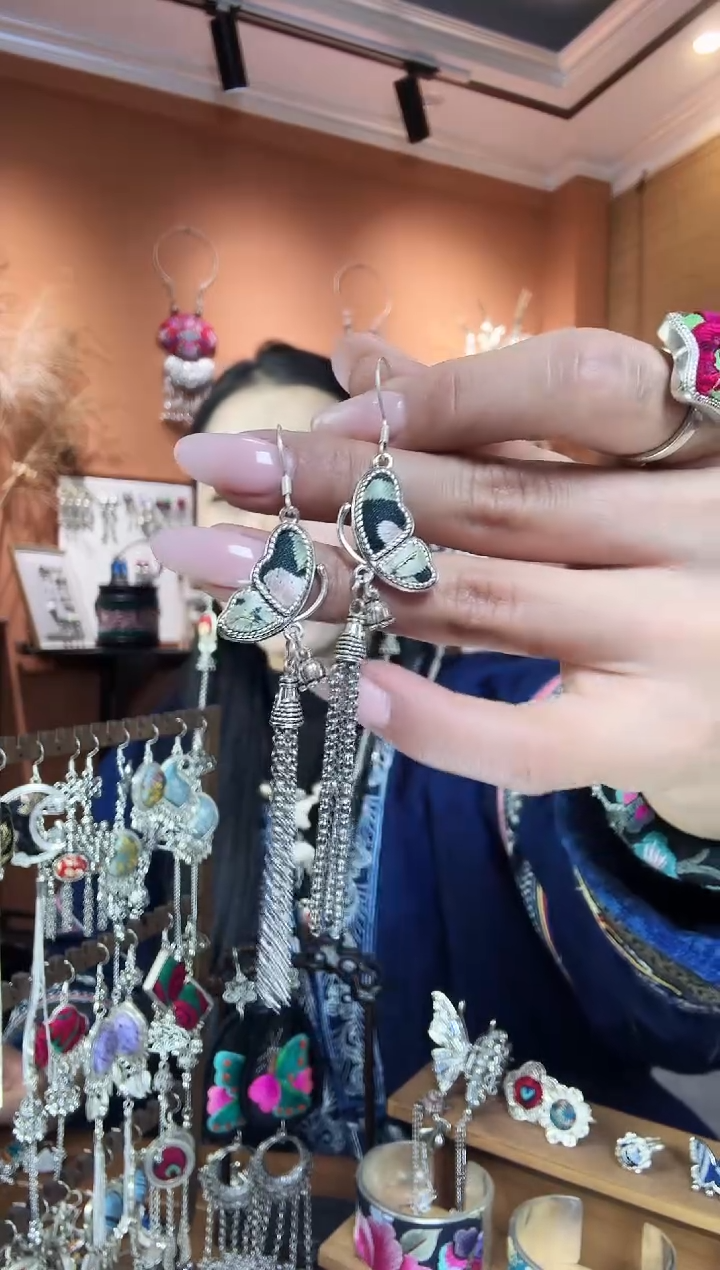 【闪购商品】刺绣纯手工民族风耳环