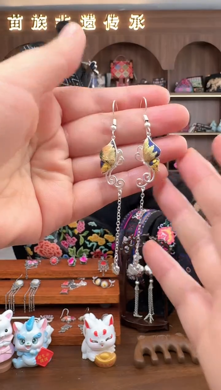 【闪购商品】织绣扶光苗绣传承95