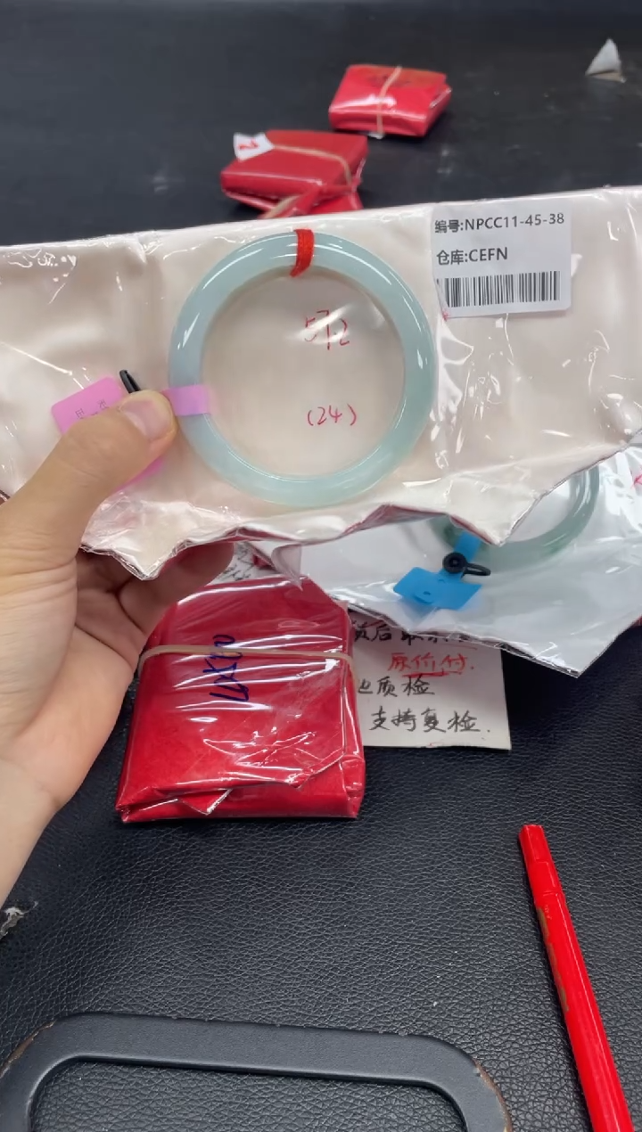 未镶嵌手镯翡翠翡翠手镯
