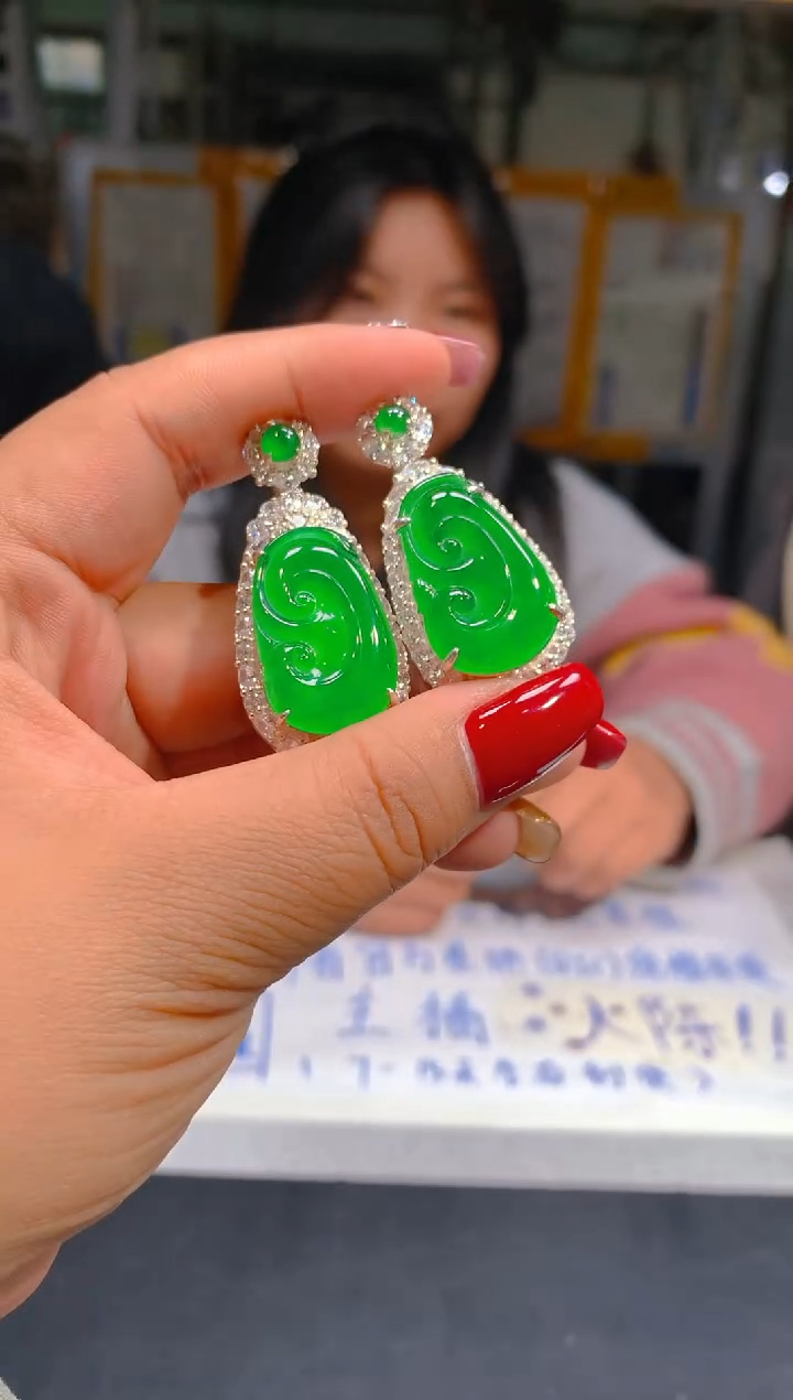 【闪购商品】定制翡翠未镶嵌85定制翡翠-多样性发货 {发其 一}