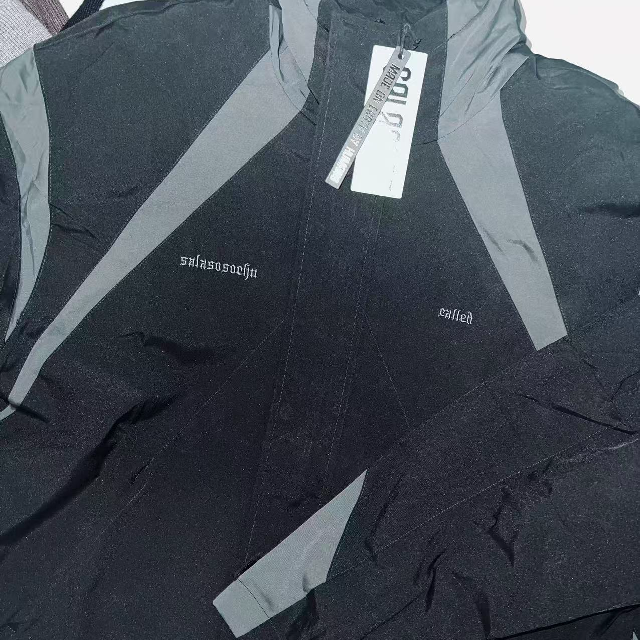 极简风标准上班长袖春秋涂层风衣圆领印花百搭外套