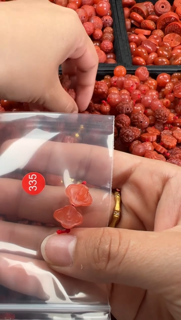 【闪购商品】南红玛瑙颈饰未镶嵌1