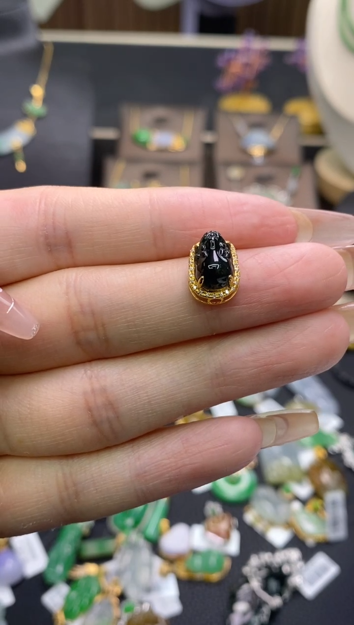 【闪购商品】翡翠颈饰18K金镶嵌净货18421