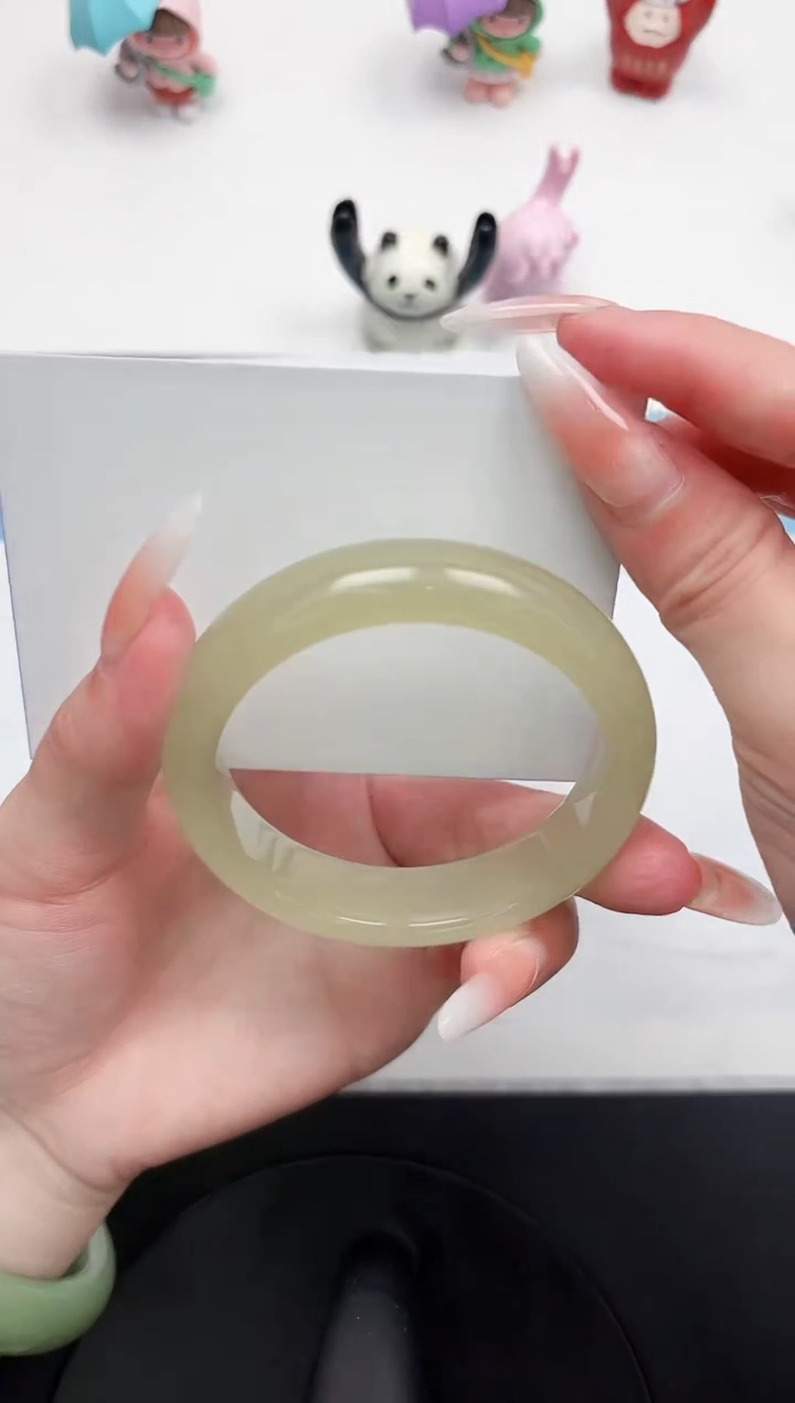 石英质玉手镯未镶嵌185-52