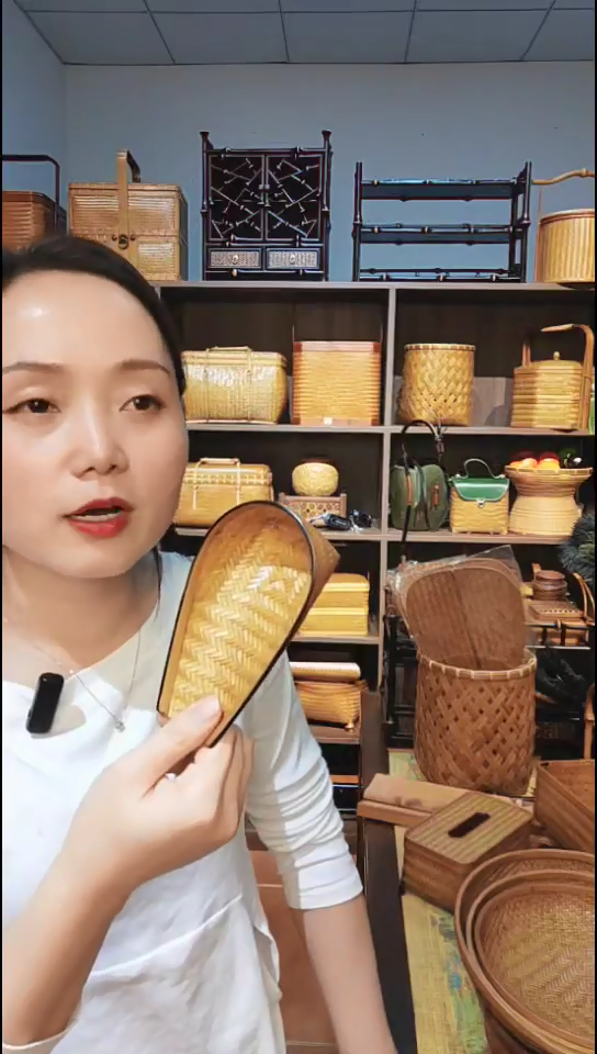 又**烟精编簸箕茶则古色古香