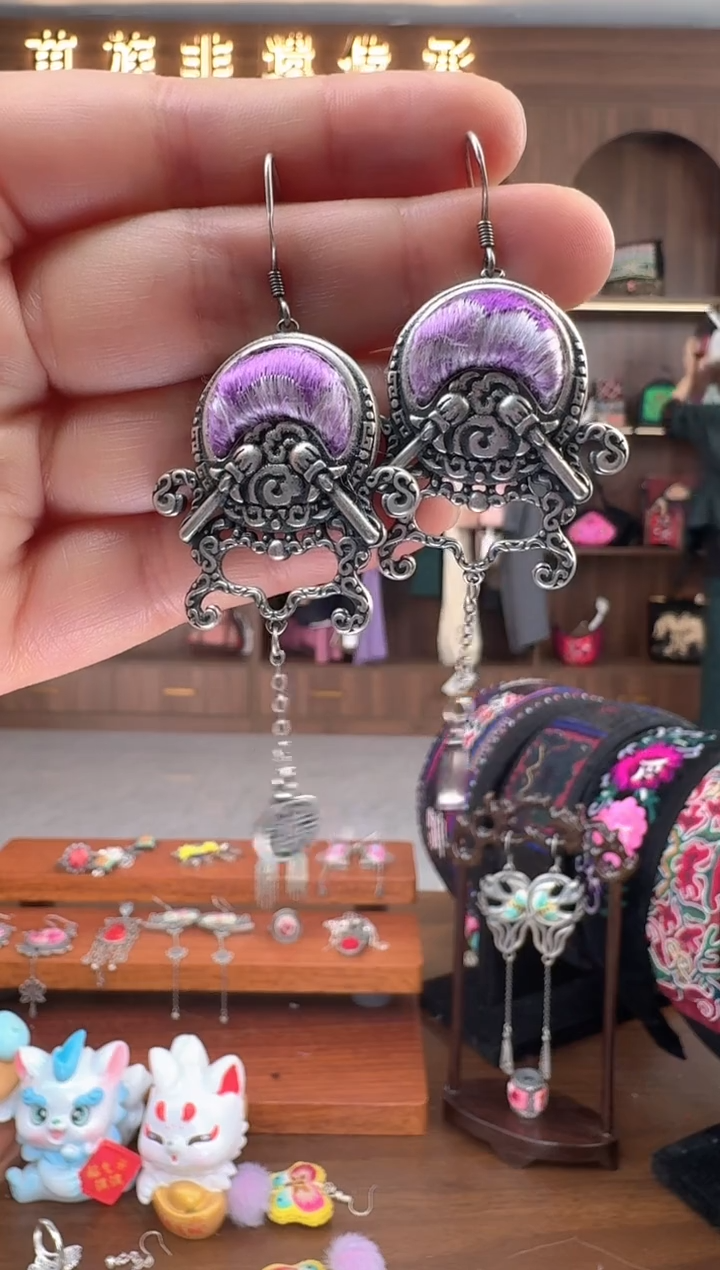 【闪购商品】织绣扶光苗绣传承77