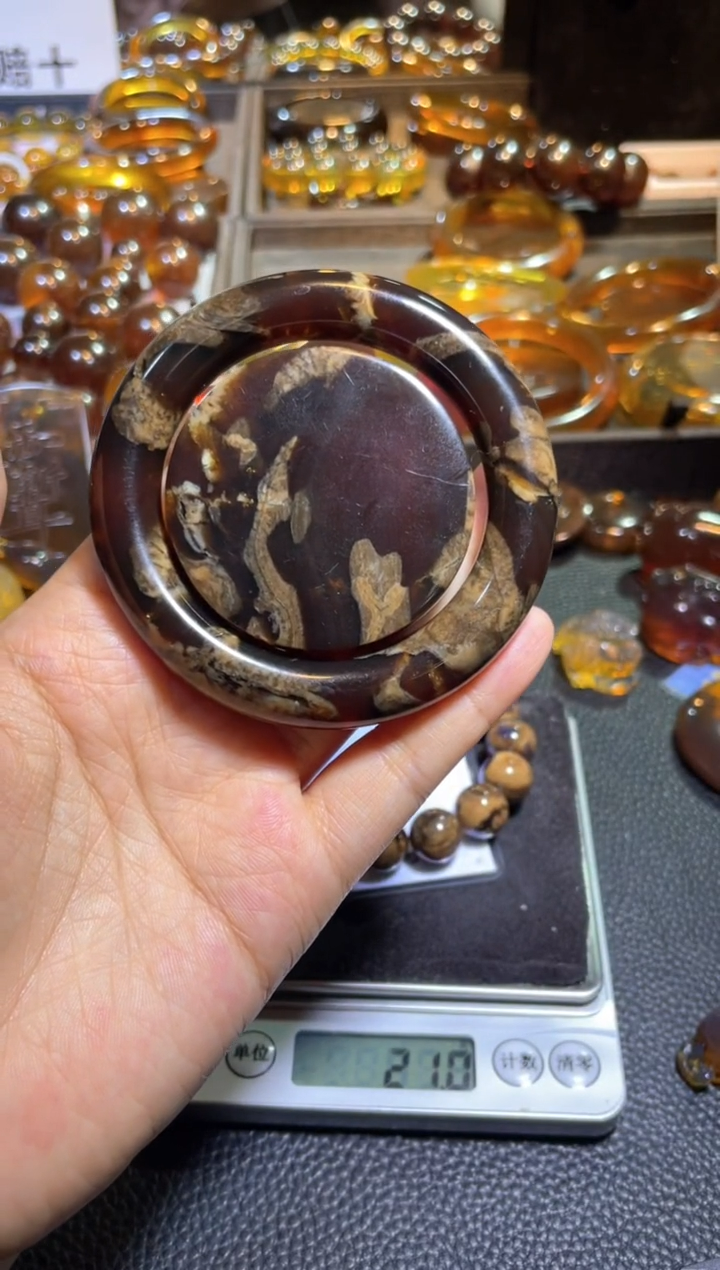 【闪购商品】琥珀裸石未镶嵌溶洞蜜手镯卡57