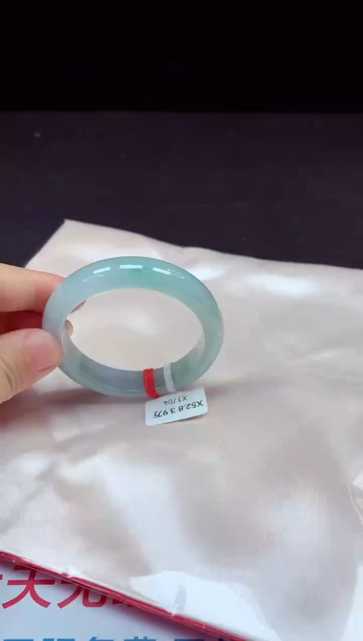 【闪购商品】翡翠手镯未镶嵌镯子52+