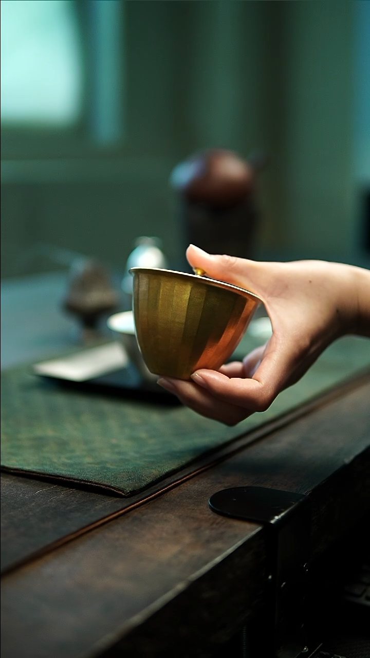 【闪购商品】一延金彩陶泥瓜棱盖碗