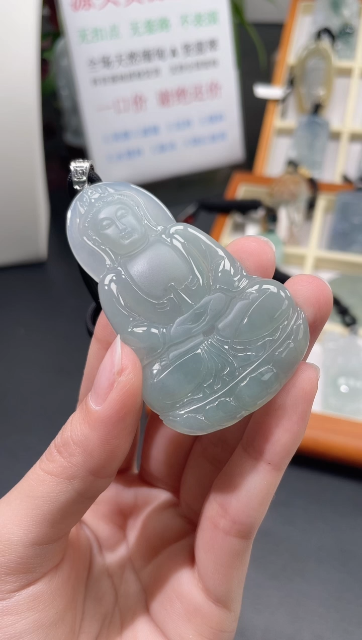 【闪购商品】翡翠颈饰18K金镶嵌观音