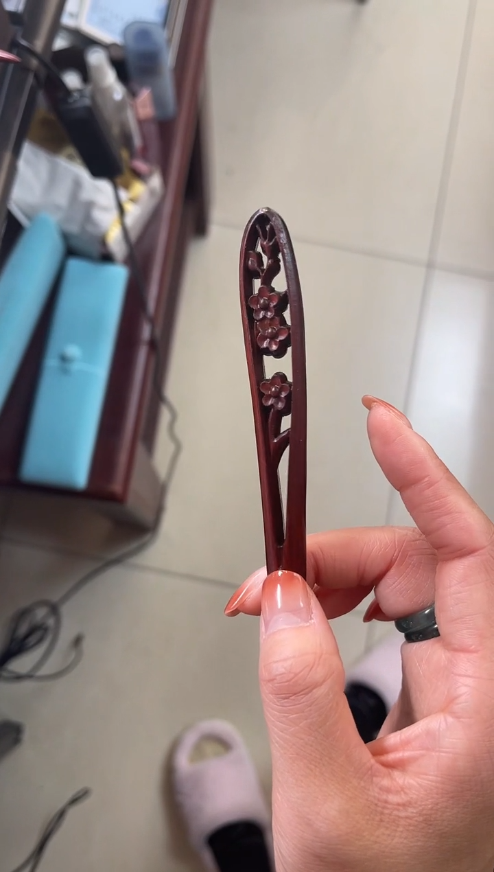 【闪购商品】染料紫檀（血檀）其他梅花发簪