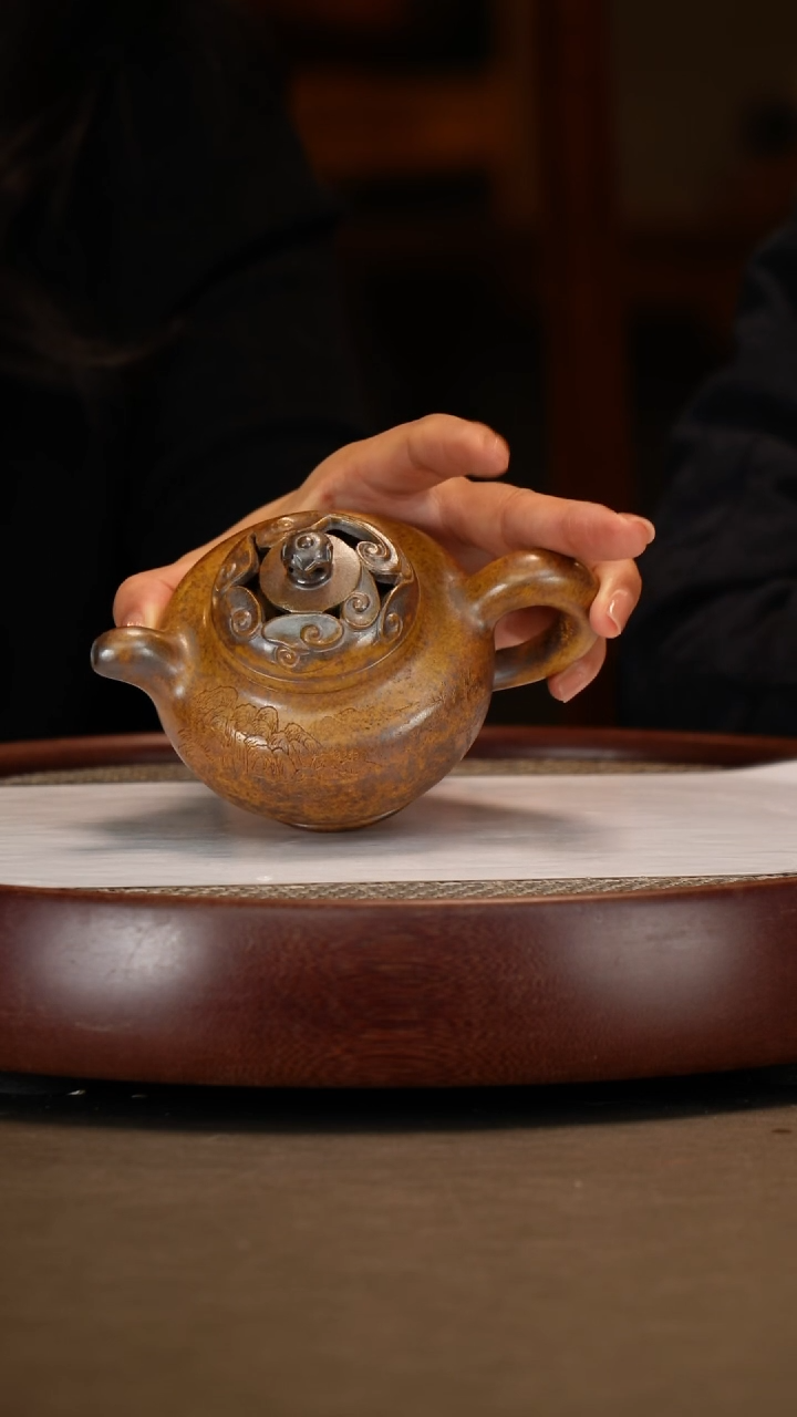 【闪购商品】紫砂茶壶【陈小听】古法烧祥莲   280CC