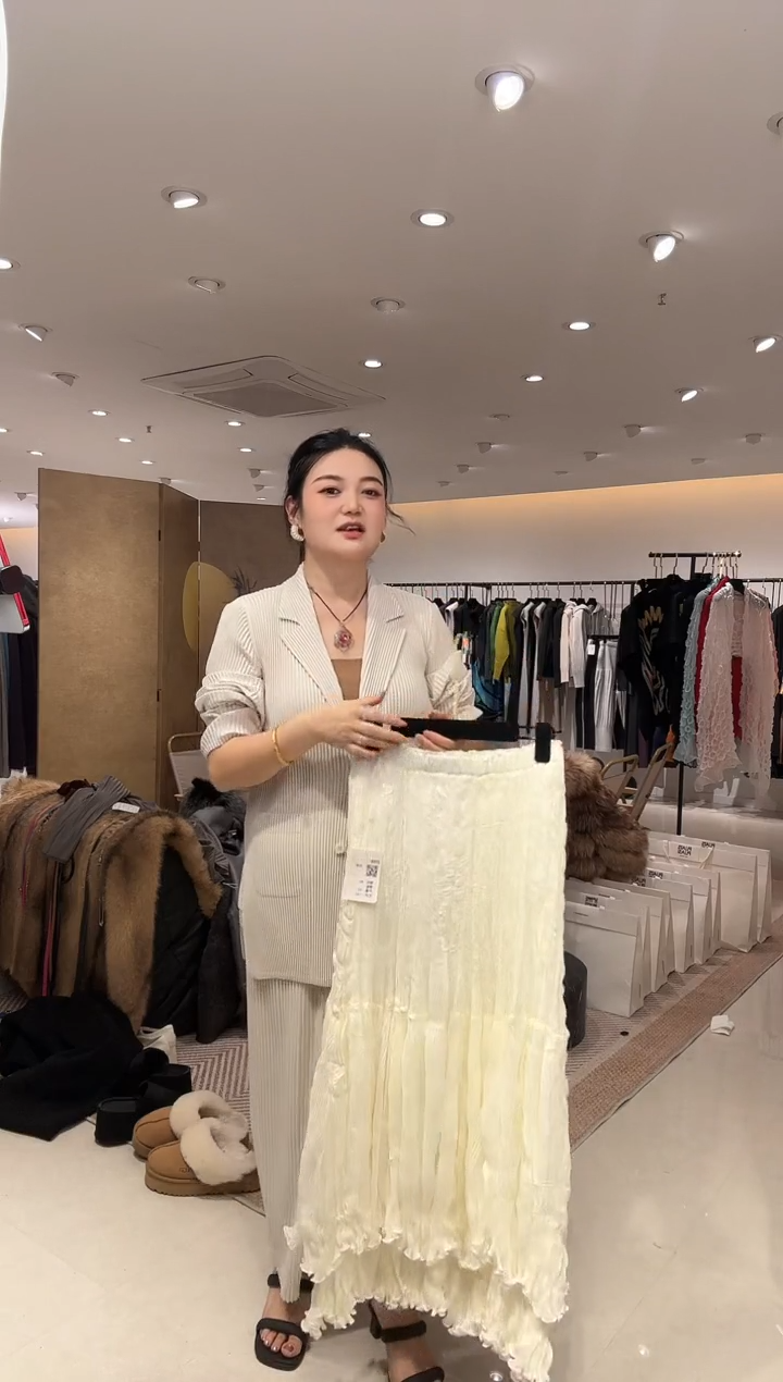 曦*2758杏色半裙