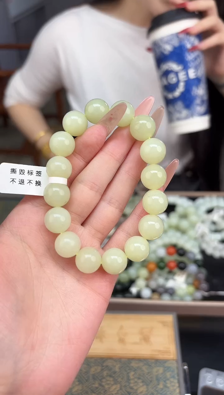 未镶嵌手串和田玉董小姐推荐 多样性发货 拍一发一hk13