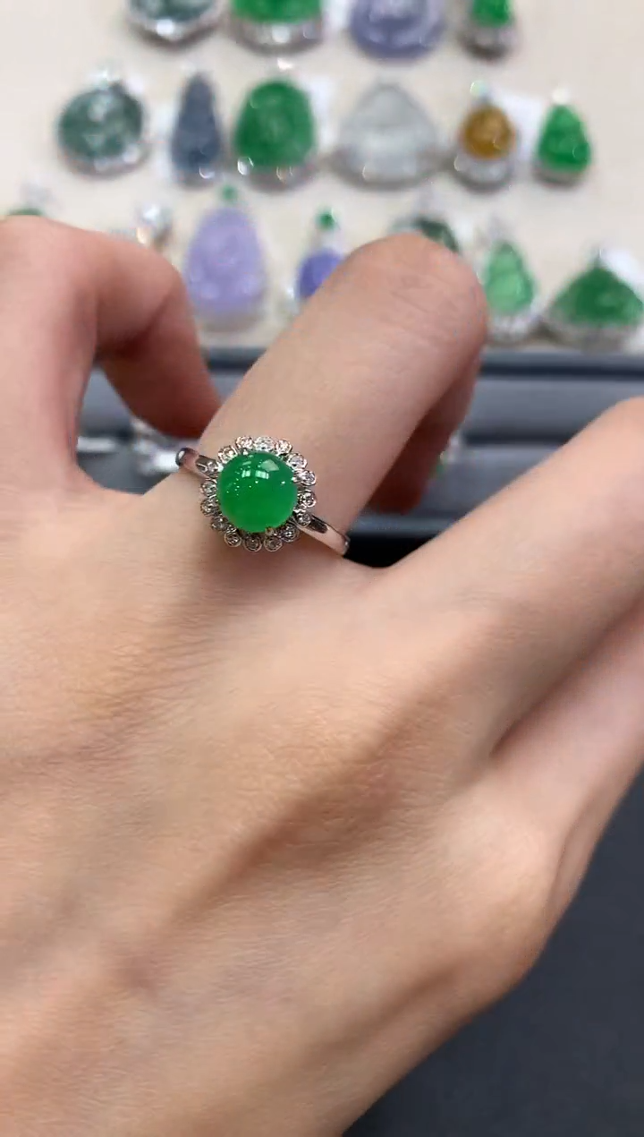 【闪购商品】翡翠戒指18K金镶嵌a131      