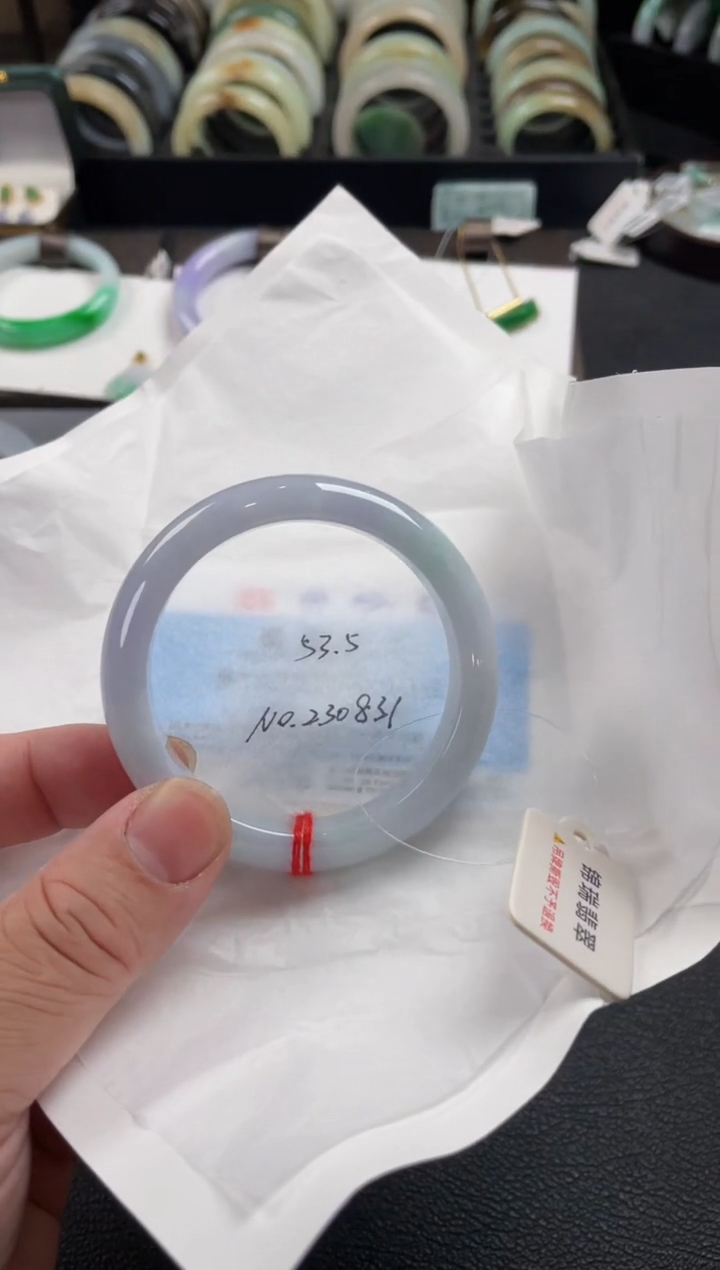 【闪购商品】翡翠手镯未镶嵌53圈口有纹