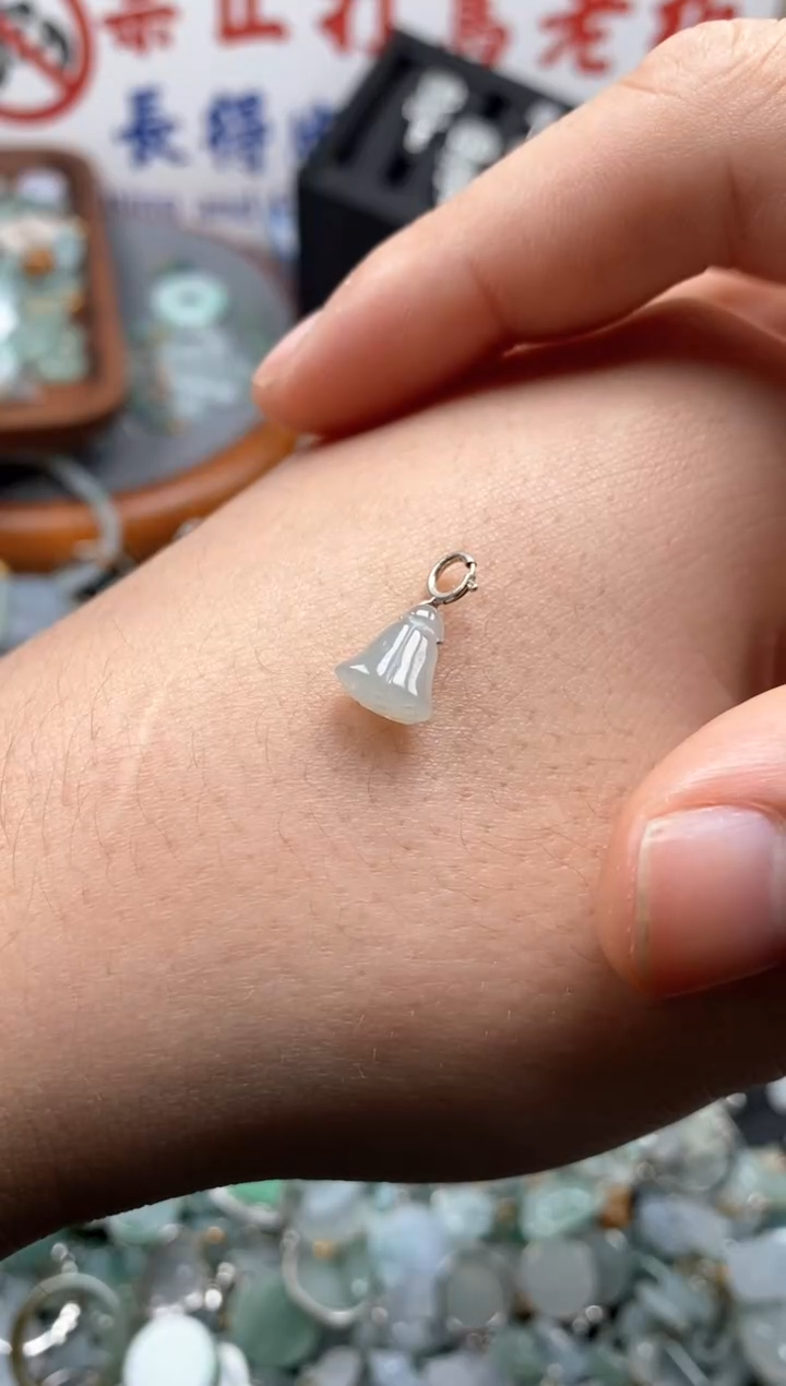 【闪购商品】翡翠颈饰未镶嵌哥哥