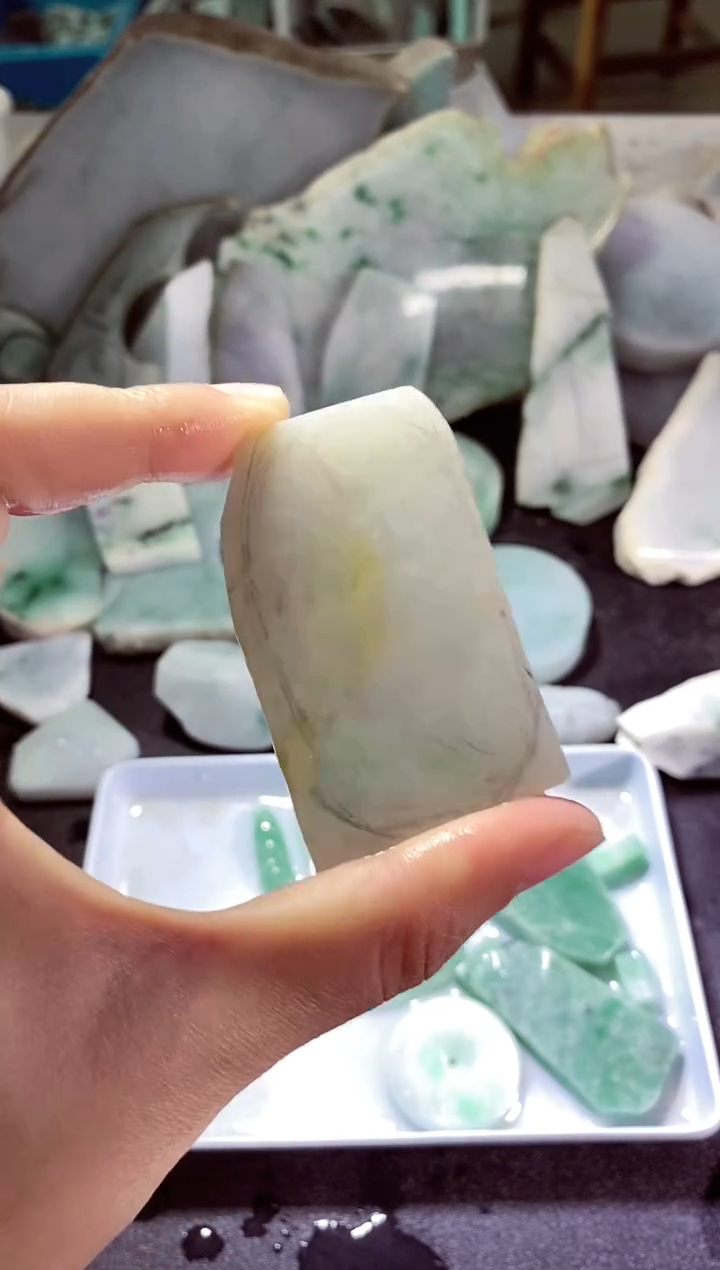 【闪购商品】翡翠颈饰未镶嵌料子