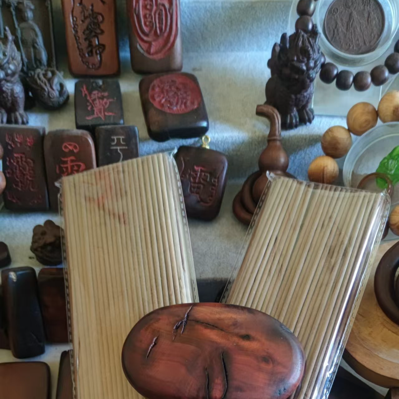 纯天然手工制成药王香手工雕刻饰品