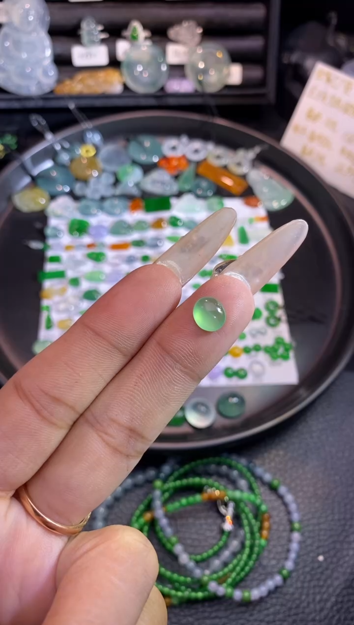 【闪购商品】翡翠挂件未镶嵌蛋
