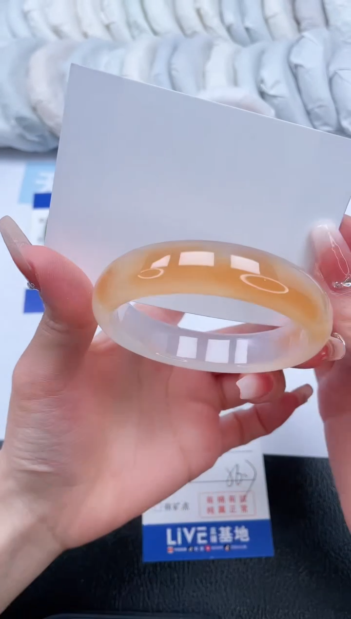 【闪购商品】石英质玉手镯未镶嵌T60-56.7