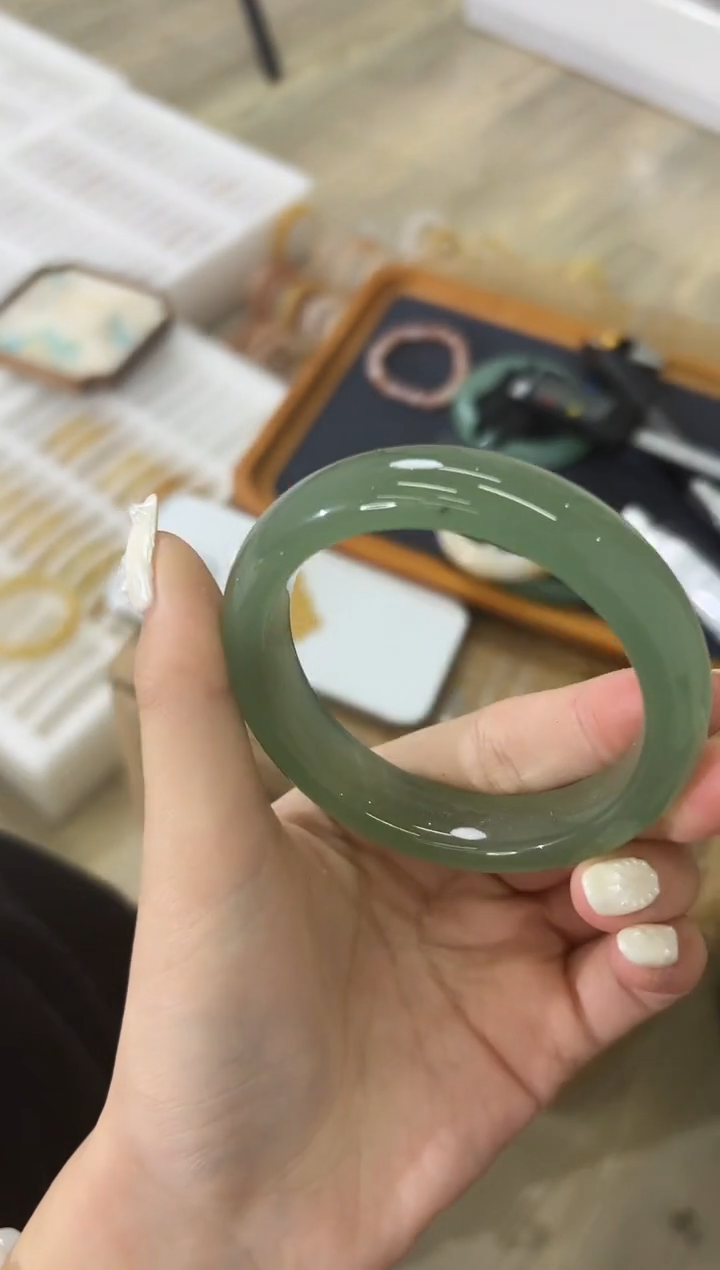 未镶嵌手镯石英质玉51-55D