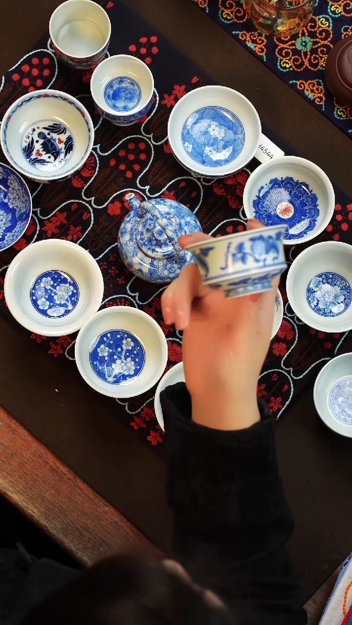 【闪购商品】并蒂莲马蹄杯             