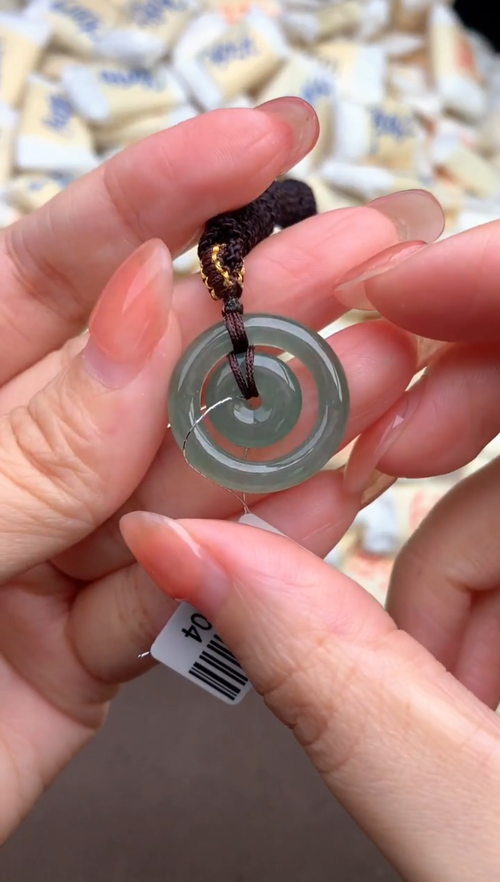 【闪购商品】翡翠挂件未镶嵌 —