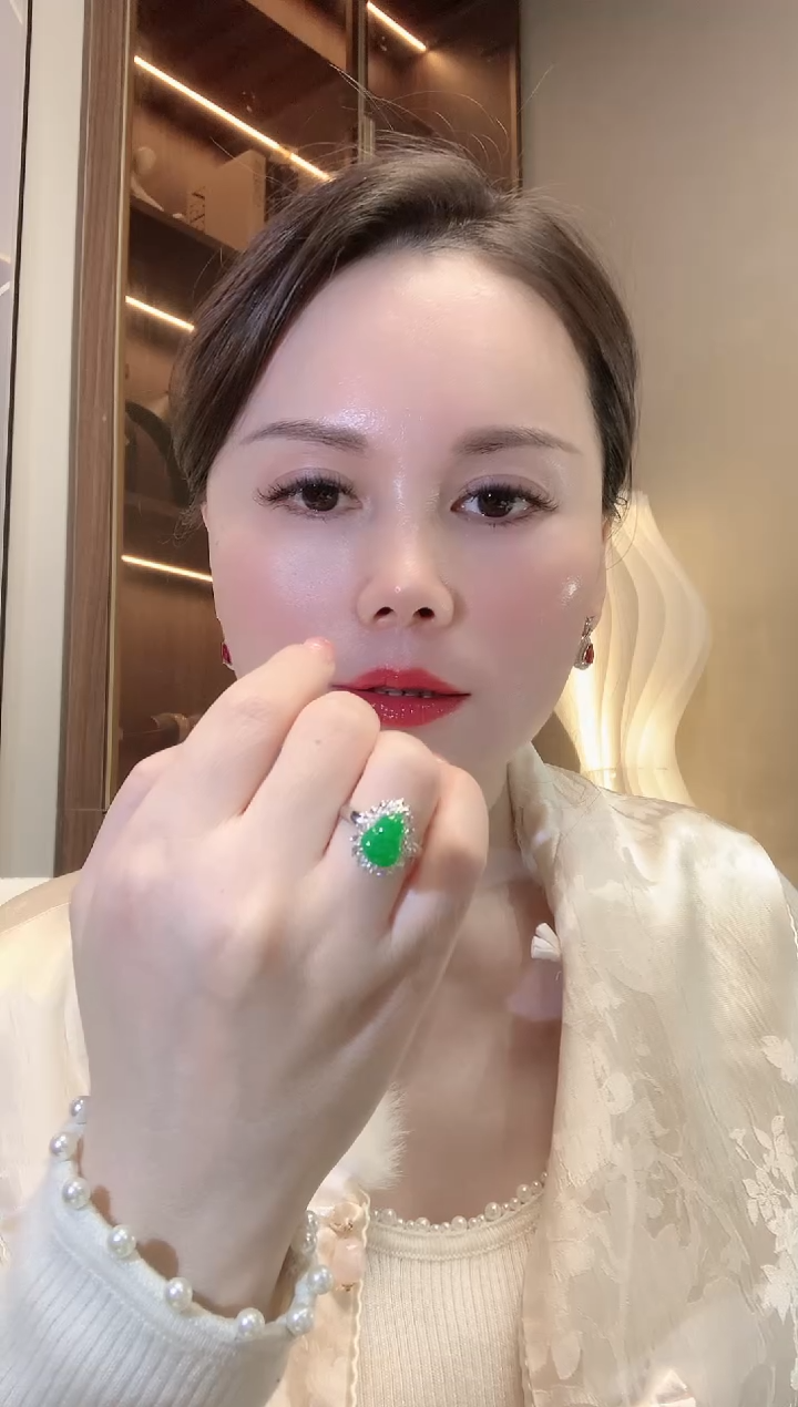 【闪购商品】翡翠戒指18K金镶嵌F8 翡翠