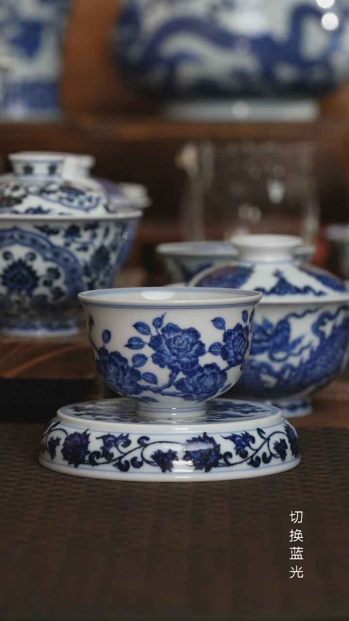 松风馆藏仿明青花月季圆融杯