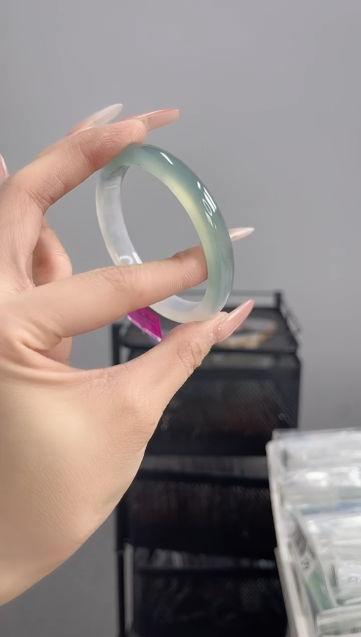 【闪购商品】玛瑙/玉髓手镯未镶嵌55-56圈