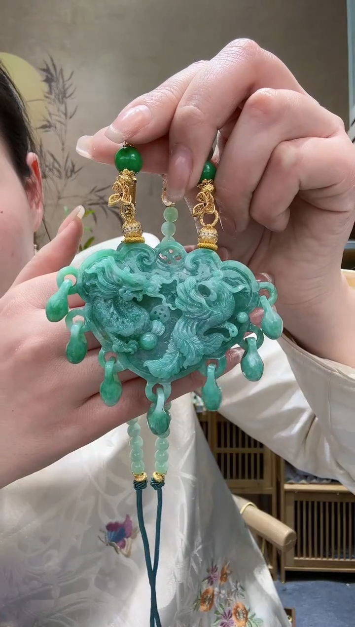 【闪购商品】翡翠颈饰未镶嵌吊坠
