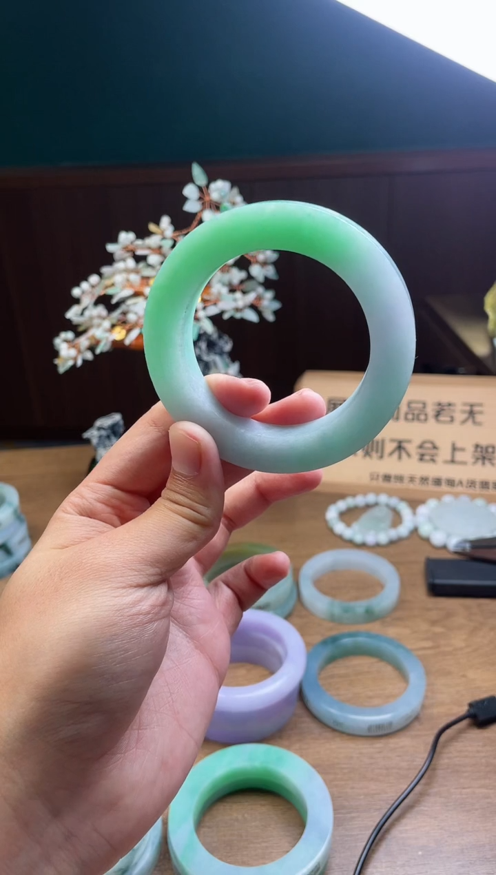【闪购商品】定制翡翠手镯未镶嵌定制