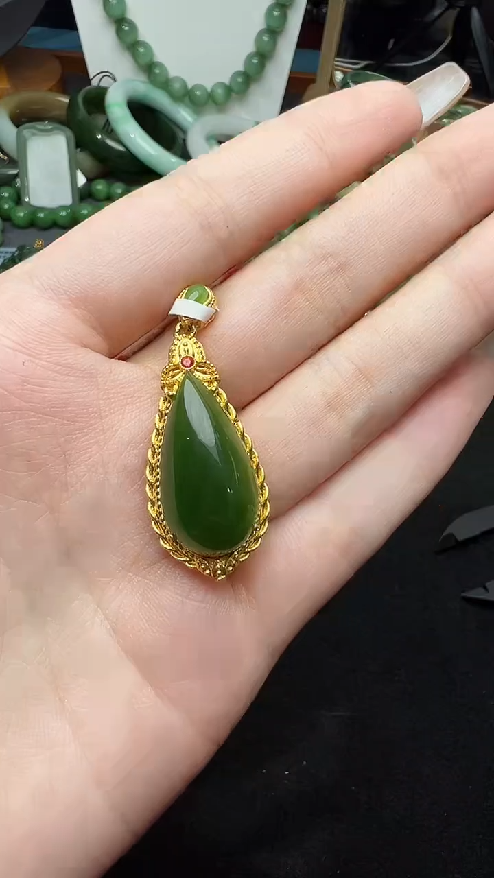 【闪购商品】和田玉吊坠(赠链)18K金镶嵌59