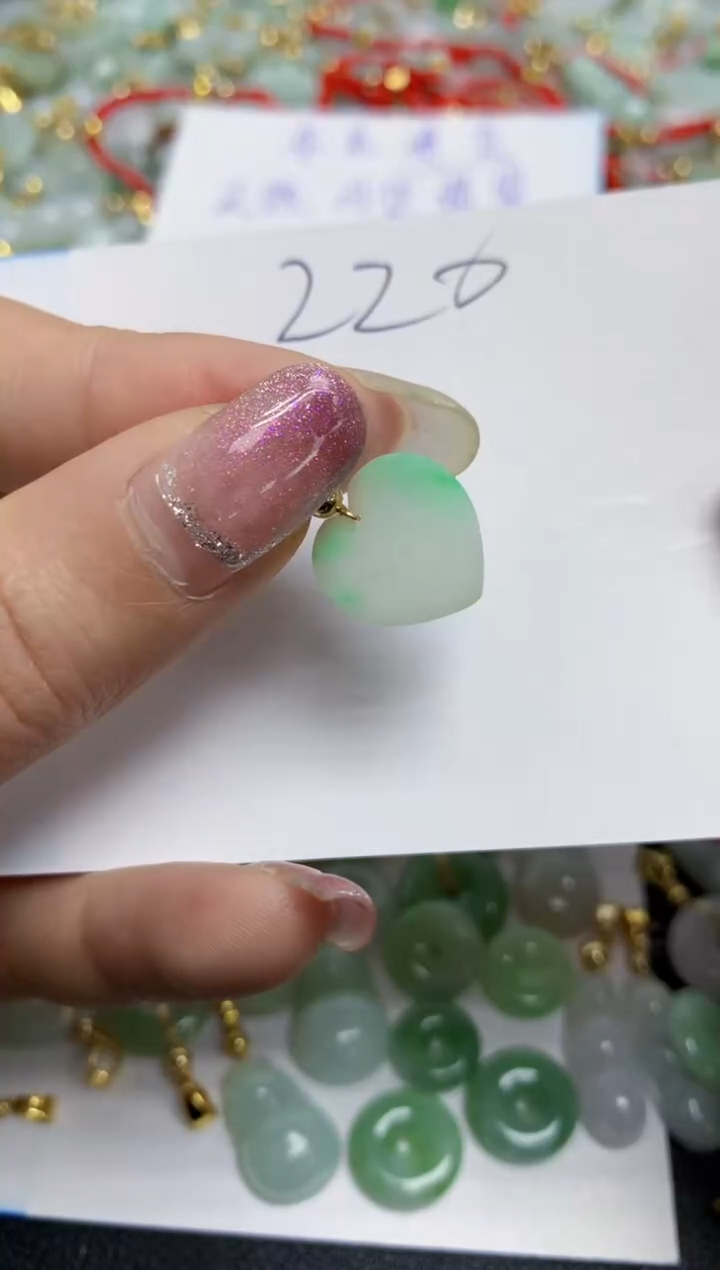 【闪购商品】翡翠颈饰合金天然翡翠A货