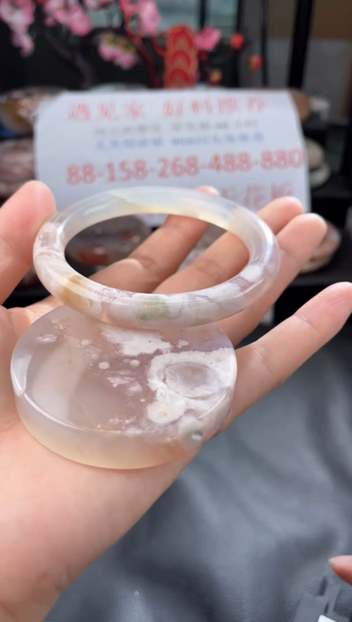 【闪购商品】石英质玉手镯未镶嵌62