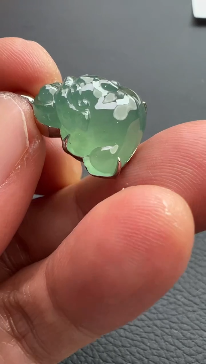 颈饰18K金镶嵌翡翠翡翠颈饰