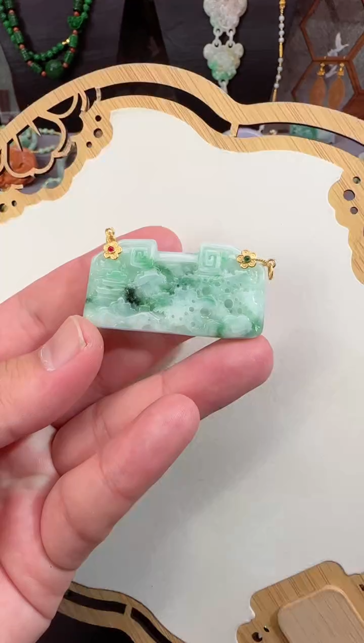 【闪购商品】翡翠颈饰未镶嵌牌子