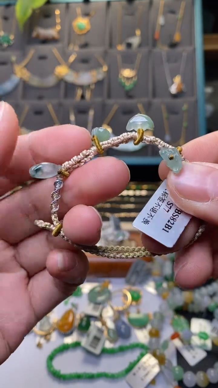 颈饰未镶嵌翡翠38071