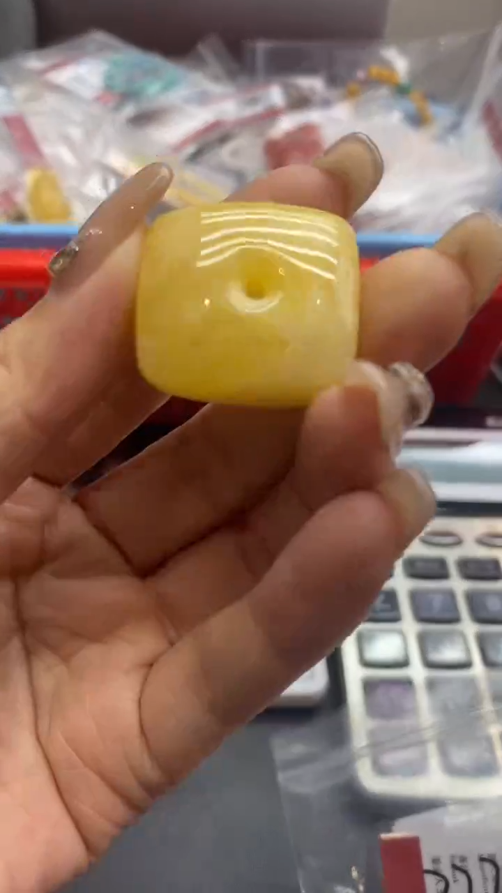 琥珀未镶嵌珠宝奇石1437