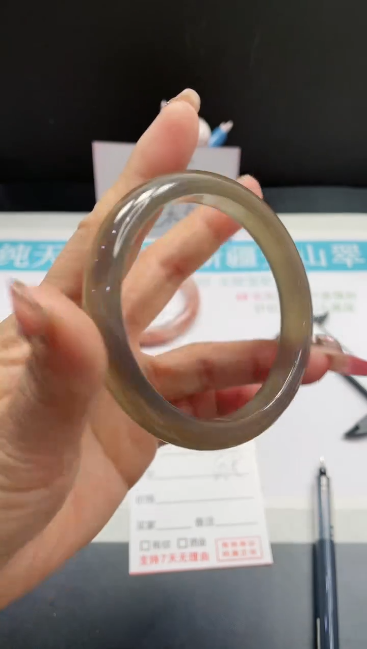 【闪购商品】石英质玉手镯未镶嵌87