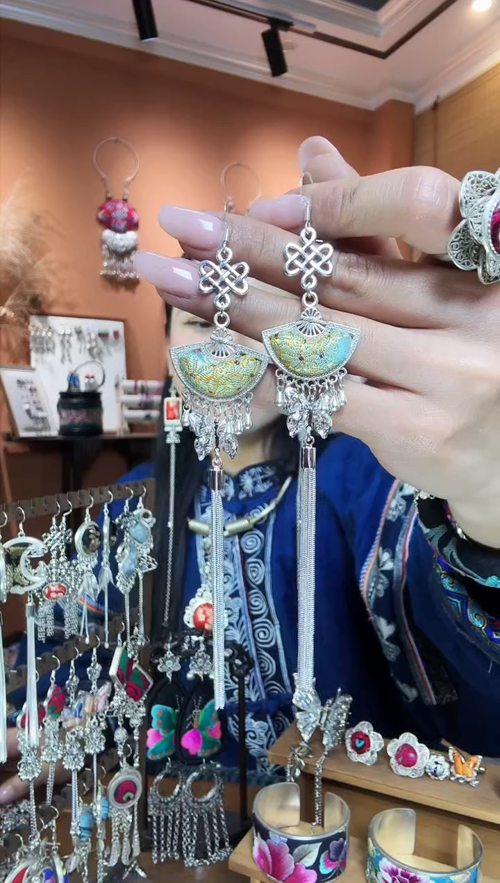 【闪购商品】刺绣纯手工民族风耳环