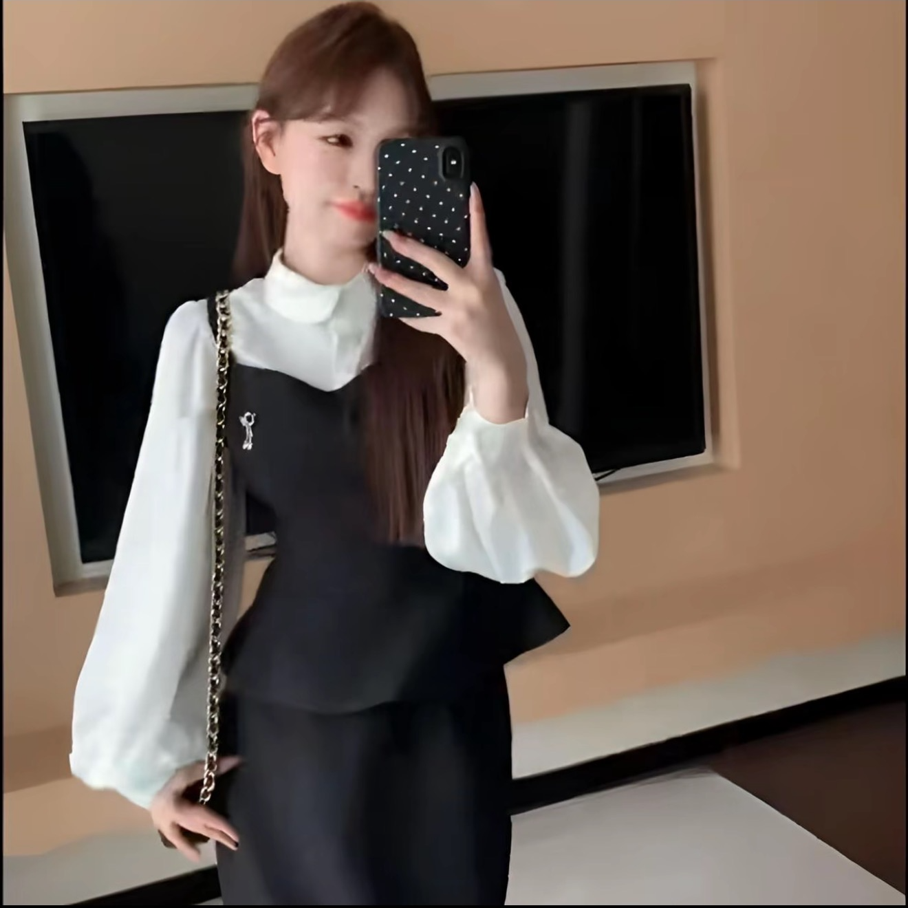 冬季新款显瘦上衣真俩件吊带衬衫半身裙气质三件套