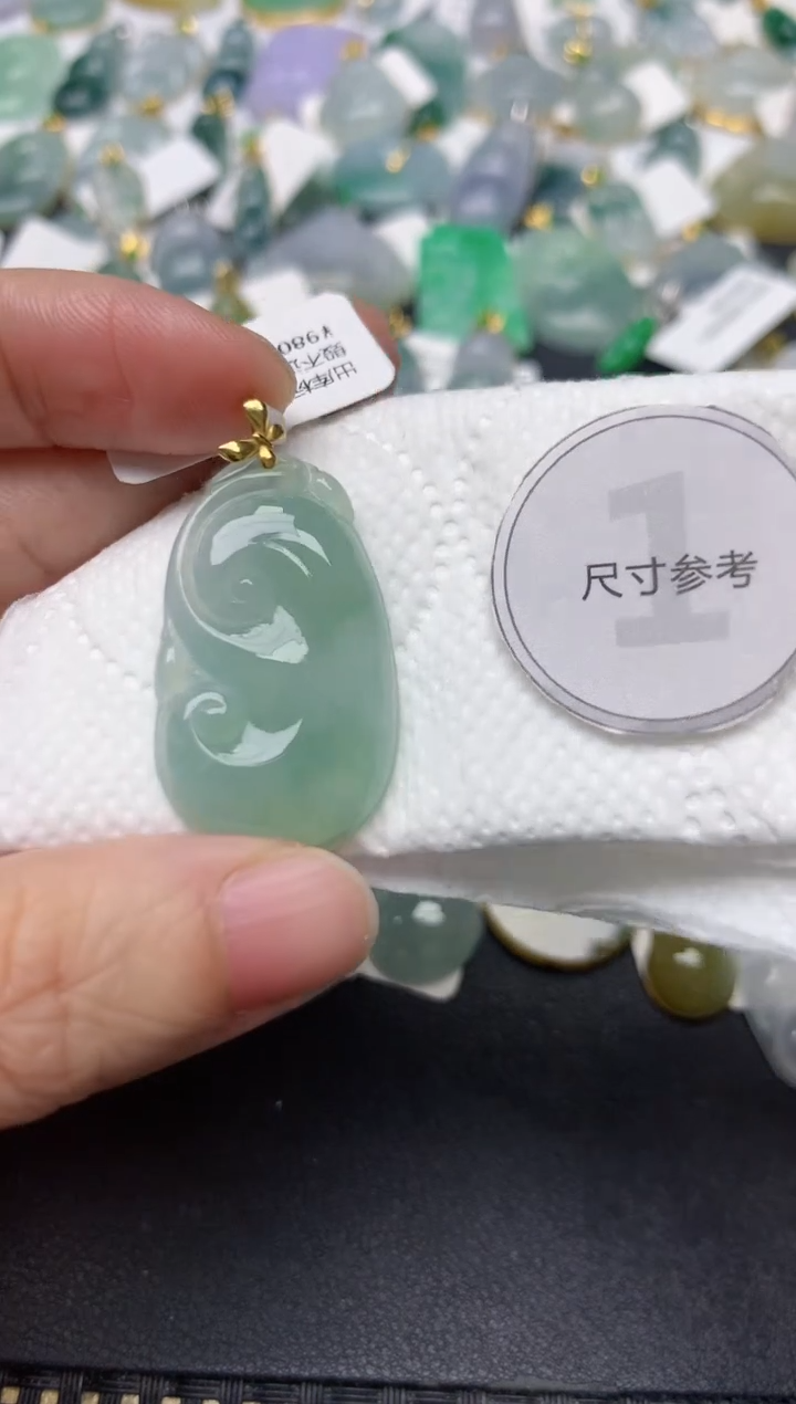 颈饰18K金镶嵌翡翠天然缅甸A货翡翠